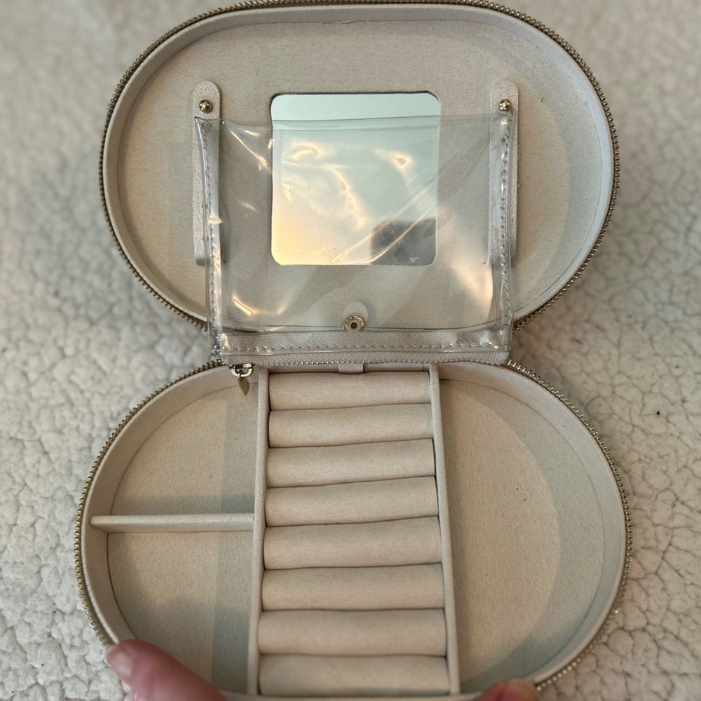 Silver Travel Jewelry Organizer NWOT